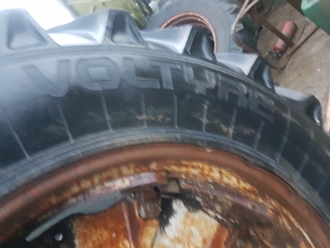 Ford 30, Tw, 40 Series Tw15, 8530, Tw20 Rear Adjustable Wheel Ant Tyre 18.4r38 - عجلات - جرار: صور 3 Ford 30, Tw, 40 Series Tw15, 8530, Tw20 Rear Adjustable Wheel Ant Tyre 18.4r38 - عجلات - جرار: صور 3