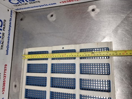 Ford 4000, 4200, 5000, 7000, 3000 Front Lower Grille D1nn8151a, 81824197 - جلوپنجره: صور 4 Ford 4000, 4200, 5000, 7000, 3000 Front Lower Grille D1nn8151a, 81824197 - جلوپنجره: صور 4