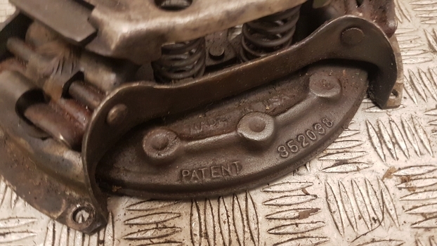 Ford 4100, 4200 Clutch Pressure Plate C9nn7563e - القابض و قطع الغيار - جرار: صور 5 Ford 4100, 4200 Clutch Pressure Plate C9nn7563e - القابض و قطع الغيار - جرار: صور 5