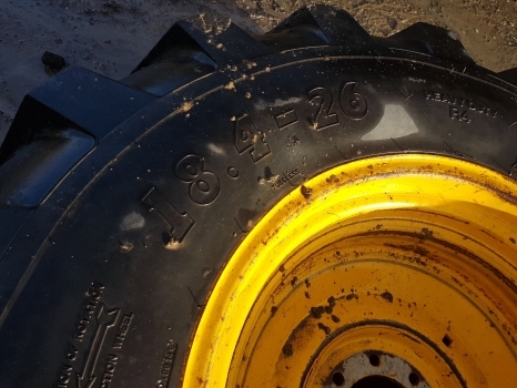 Ford 4550 Rear Wheel Rim And Tyre 18.4-26, 1 Inch Grip, 6 Inches Centre Hole - عجلات - جرار: صور 2 Ford 4550 Rear Wheel Rim And Tyre 18.4-26, 1 Inch Grip, 6 Inches Centre Hole - عجلات - جرار: صور 2