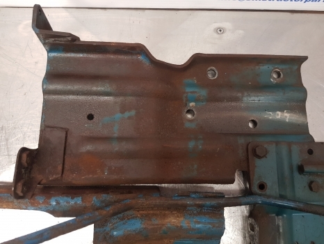 Ford 4600, 3600, 2600, 7600 Engine Bonnet Support E4nn16b814ba, 83953493 - هود - جرار: صور 5 Ford 4600, 3600, 2600, 7600 Engine Bonnet Support E4nn16b814ba, 83953493 - هود - جرار: صور 5