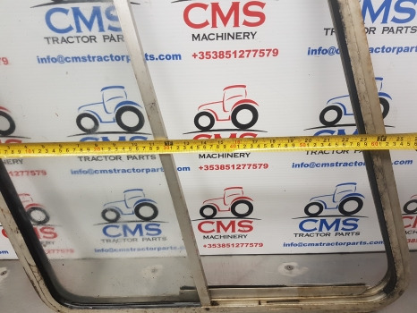 Ford 4600, 5000, Massey Ferguson 135, 35 Duncan Side Window Glass - نافذة و قطع الغيار: صور 3 Ford 4600, 5000, Massey Ferguson 135, 35 Duncan Side Window Glass - نافذة و قطع الغيار: صور 3