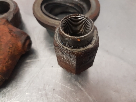 Ford 5000, 7600, 6600, 6700 Hydraulic Valve, Oil Cooler D6nnk910b, D6nnk910a - صمام هيدروليكي - جرار: صور 3 Ford 5000, 7600, 6600, 6700 Hydraulic Valve, Oil Cooler D6nnk910b, D6nnk910a - صمام هيدروليكي - جرار: صور 3