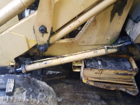 Ford 550 Loader Lift Ram - علم السوائل المتحركة - حفار متعدد الاستخدام: صور 1 Ford 550 Loader Lift Ram - علم السوائل المتحركة - حفار متعدد الاستخدام: صور 1