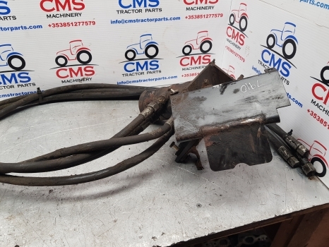 Ford 555, 7910, 8210 Orbital Steering Motor Valve Assy 86604767, 86585452 - قيادة السيارة - جرار: صور 5 Ford 555, 7910, 8210 Orbital Steering Motor Valve Assy 86604767, 86585452 - قيادة السيارة - جرار: صور 5