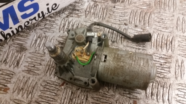 Ford 555c, 655c, 555d, 655d, 575d, 675d Wiper Motor Rear E8nn17n404aa - مساحة الزجاج الأمامي - جرار: صور 3 Ford 555c, 655c, 555d, 655d, 575d, 675d Wiper Motor Rear E8nn17n404aa - مساحة الزجاج الأمامي - جرار: صور 3