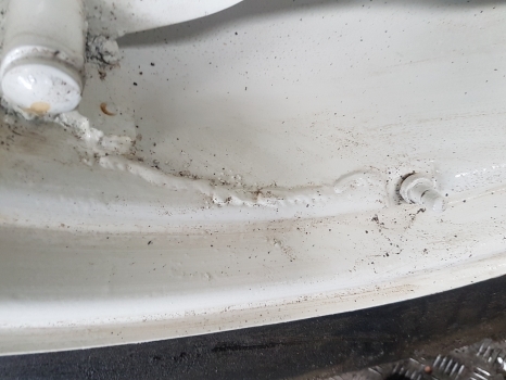 Ford 5640 , 6640 , 7740, 7840 , 8240 , 8340 28 Inch 5 Stud Wheel E5nn1050ka12g - عجلات - جرار: صور 4 Ford 5640 , 6640 , 7740, 7840 , 8240 , 8340 28 Inch 5 Stud Wheel E5nn1050ka12g - عجلات - جرار: صور 4