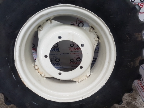 Ford 5640 , 6640 , 7740, 7840 , 8240 , 8340 28 Inch 5 Stud Wheel E5nn1050ka12g - عجلات - جرار: صور 2 Ford 5640 , 6640 , 7740, 7840 , 8240 , 8340 28 Inch 5 Stud Wheel E5nn1050ka12g - عجلات - جرار: صور 2