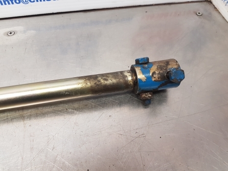 Ford 6610, 5610, 6710, 7610, 7740 Steering Shaft 646.0mm E4nn3a527ba, 83948996 - قيادة السيارة - جرار: صور 4 Ford 6610, 5610, 6710, 7610, 7740 Steering Shaft 646.0mm E4nn3a527ba, 83948996 - قيادة السيارة - جرار: صور 4