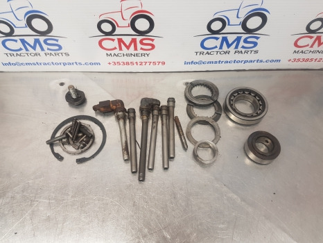 Ford New Holland 8160, Tm, 60 Series, Transmission Connector, Spacer 5162184 - علبة التروس: صور 2 Ford New Holland 8160, Tm, 60 Series, Transmission Connector, Spacer 5162184 - علبة التروس: صور 2