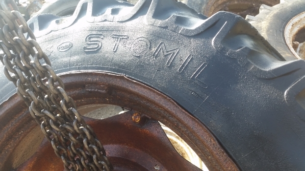 Ford Rear Wheel And Tyre 16.9-38. Please Check By The Photos. - عجلات - جرار: صور 4 Ford Rear Wheel And Tyre 16.9-38. Please Check By The Photos. - عجلات - جرار: صور 4