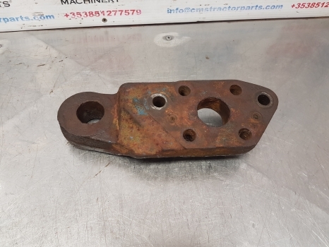Ford Tw 20 Front Axle Arm Support Lhs 81927839, Zp1927839, 668353085, Zp1927087, 81927087 - المحور الأمامي - جرار: صور 1 Ford Tw 20 Front Axle Arm Support Lhs 81927839, Zp1927839, 668353085, Zp1927087, 81927087 - المحور الأمامي - جرار: صور 1