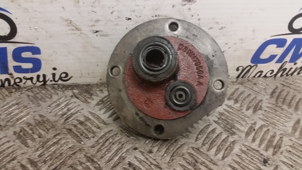 Ford Tw, 30 Series Tw15,tw20 Transmission Retainer D8nn7a284aa, D8nn7050aa - علبة التروس: صور 2 Ford Tw, 30 Series Tw15,tw20 Transmission Retainer D8nn7a284aa, D8nn7050aa - علبة التروس: صور 2