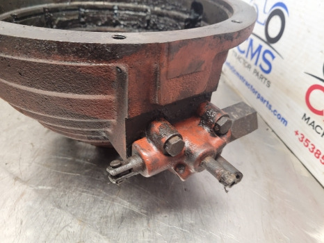 Ford Tw20 Transmission Dual Power Housing Valve D8nnn477da, D8nn7r033aa, D8nn7r030aa - علبة التروس: صور 5 Ford Tw20 Transmission Dual Power Housing Valve D8nnn477da, D8nn7r033aa, D8nn7r030aa - علبة التروس: صور 5