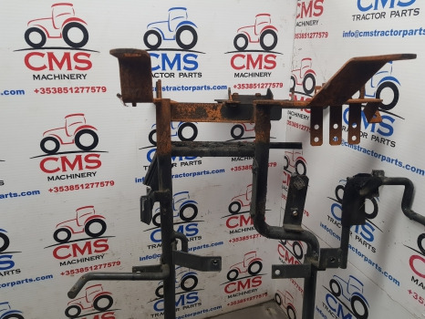 Kubota M5092 Cooler, Radiator Frame - هيكل السيارة الخارجية: صور 4 Kubota M5092 Cooler, Radiator Frame - هيكل السيارة الخارجية: صور 4