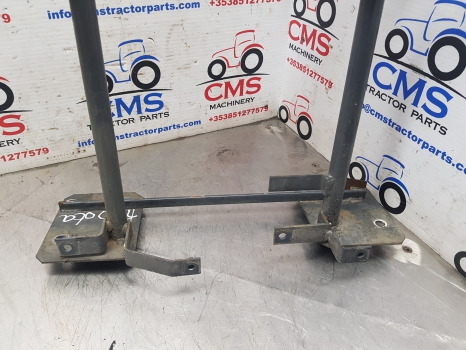 Kubota M5092 Cooler, Radiator Frame - هيكل السيارة الخارجية: صور 2 Kubota M5092 Cooler, Radiator Frame - هيكل السيارة الخارجية: صور 2