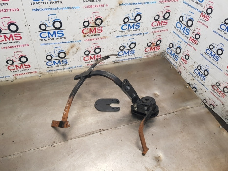 Kubota M5092 Front Axle Mudguard Bracket Lhs Assy - درابزين: صور 3 Kubota M5092 Front Axle Mudguard Bracket Lhs Assy - درابزين: صور 3