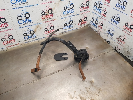 Kubota M5092 Front Axle Mudguard Bracket Lhs Assy - درابزين: صور 1 Kubota M5092 Front Axle Mudguard Bracket Lhs Assy - درابزين: صور 1
