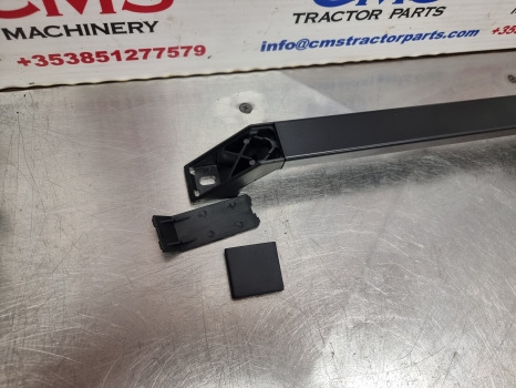 Massey Ferguson 300 Series, 390, 399, Cab Door Handle Lock Lh 3476171m1 - باب و قطع الغيار: صور 4 Massey Ferguson 300 Series, 390, 399, Cab Door Handle Lock Lh 3476171m1 - باب و قطع الغيار: صور 4