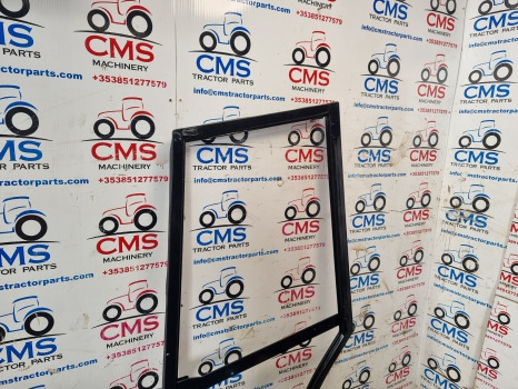 Massey Ferguson 300 Series 390 Cab Door Frame Lhs And Seal 3478235m92 - باب و قطع الغيار: صور 2 Massey Ferguson 300 Series 390 Cab Door Frame Lhs And Seal 3478235m92 - باب و قطع الغيار: صور 2