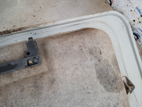 Massey Ferguson 4225, 4245, 4255, 4355, 4345 Cab Roof Hatch Lining 3901552m91 - هيكل السيارة الخارجية: صور 5 Massey Ferguson 4225, 4245, 4255, 4355, 4345 Cab Roof Hatch Lining 3901552m91 - هيكل السيارة الخارجية: صور 5