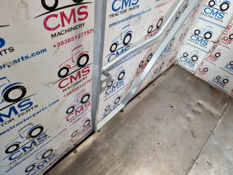 Massey Ferguson 4255, 4200, 4300 Series Cab Door Frame Lh Galvanized 3505181m91 - باب و قطع الغيار: صور 5 Massey Ferguson 4255, 4200, 4300 Series Cab Door Frame Lh Galvanized 3505181m91 - باب و قطع الغيار: صور 5