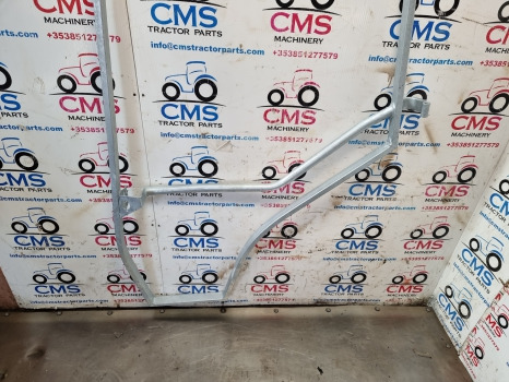 Massey Ferguson 4255, 4200, 4300 Series Cab Door Frame Lh Galvanized 3505181m91 - باب و قطع الغيار: صور 3 Massey Ferguson 4255, 4200, 4300 Series Cab Door Frame Lh Galvanized 3505181m91 - باب و قطع الغيار: صور 3