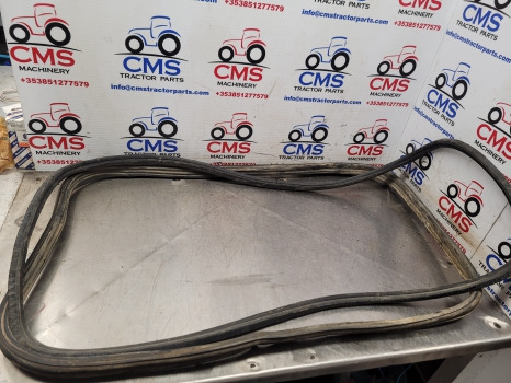 Massey Ferguson 4355, 4245, 4255 Cab Roof Hatch Seal Kit 3821741m1, 3901554m1 - هيكل السيارة الخارجية: صور 1 Massey Ferguson 4355, 4245, 4255 Cab Roof Hatch Seal Kit 3821741m1, 3901554m1 - هيكل السيارة الخارجية: صور 1