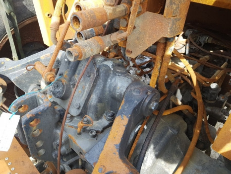 Massey Ferguson 5400, 6400 Ser 5455 Lift Cover 4305167m2, 3796053m13, 3796054m13 - علم السوائل المتحركة: صور 2 Massey Ferguson 5400, 6400 Ser 5455 Lift Cover 4305167m2, 3796053m13, 3796054m13 - علم السوائل المتحركة: صور 2