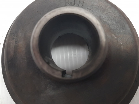 Massey Ferguson 65 Mk1 Engine Crankshaft Pulley  0670319, 31143721, 1641063m1 - المحرك و قطع الغيار: صور 3 Massey Ferguson 65 Mk1 Engine Crankshaft Pulley  0670319, 31143721, 1641063m1 - المحرك و قطع الغيار: صور 3