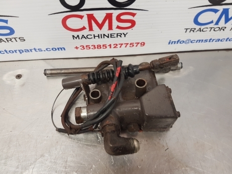 Massey Ferguson 675, 399, 372n, 375, 4225, 4255 Hydraulic Valve Assy 1679099m95 - صمام هيدروليكي - جرار: صور 3 Massey Ferguson 675, 399, 372n, 375, 4225, 4255 Hydraulic Valve Assy 1679099m95 - صمام هيدروليكي - جرار: صور 3