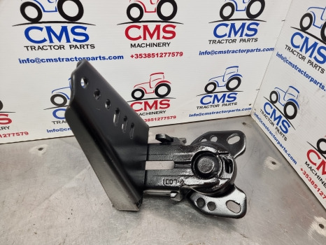 Massey Ferguson 7719, Claas, Mf, Front Mudguard Bracket Kit Rh 4273671m1 - درابزين: صور 2 Massey Ferguson 7719, Claas, Mf, Front Mudguard Bracket Kit Rh 4273671m1 - درابزين: صور 2