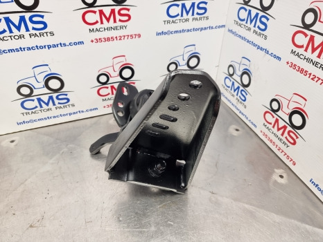 Massey Ferguson 7719, Claas, Mf, Front Mudguard Bracket Kit Rh 4273671m1 - درابزين: صور 3 Massey Ferguson 7719, Claas, Mf, Front Mudguard Bracket Kit Rh 4273671m1 - درابزين: صور 3