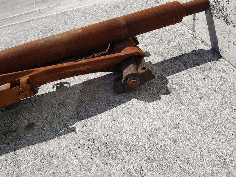 Massey Ferguson 7719s Front Axle Suspension Bracket Assy 4391065m91, 4391065m91 - تعليق - جرار: صور 4 Massey Ferguson 7719s Front Axle Suspension Bracket Assy 4391065m91, 4391065m91 - تعليق - جرار: صور 4