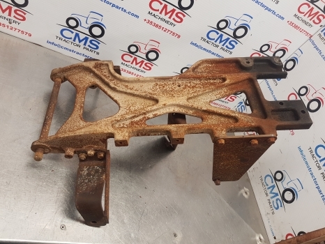 Mccormick Mc115, Mc95, Mc105 Bonnet, Hood Support 358001a1, 706569a2, 704107a2 - هود - جرار: صور 4 Mccormick Mc115, Mc95, Mc105 Bonnet, Hood Support 358001a1, 706569a2, 704107a2 - هود - جرار: صور 4