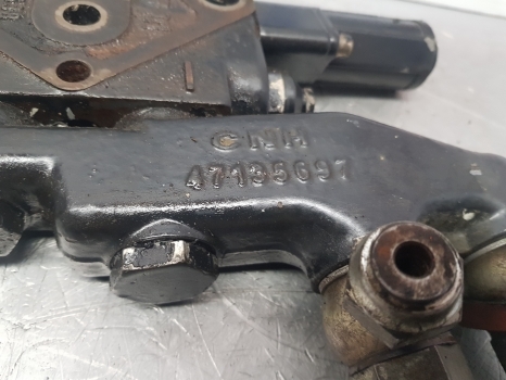 New Holland Case Hydraulic Auxiliary Valve Slice 5146538, 47135697, 87396804 - صمام هيدروليكي - جرار: صور 2 New Holland Case Hydraulic Auxiliary Valve Slice 5146538, 47135697, 87396804 - صمام هيدروليكي - جرار: صور 2