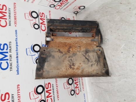 New Holland Case Puma T6000, T7 T7.200 Hood Bonnet Support 84153356, 87353681 - هود - جرار: صور 5 New Holland Case Puma T6000, T7 T7.200 Hood Bonnet Support 84153356, 87353681 - هود - جرار: صور 5