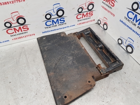 New Holland Case Puma T6000, T7 T7.200 Hood Bonnet Support 84153356, 87353681 - هود - جرار: صور 3 New Holland Case Puma T6000, T7 T7.200 Hood Bonnet Support 84153356, 87353681 - هود - جرار: صور 3