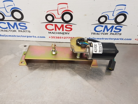 New Holland Case, Tsa, T6000, T7 Case, Wiper Motor Front Brand New 82032050 - مساحة الزجاج الأمامي - الآلات والماكينات الزراعية: صور 1 New Holland Case, Tsa, T6000, T7 Case, Wiper Motor Front Brand New 82032050 - مساحة الزجاج الأمامي - الآلات والماكينات الزراعية: صور 1