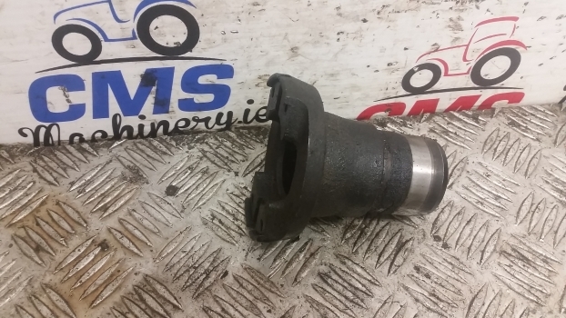 New Holland T5.100, T5.110, T5.120 4wd Propeller Shaft Hub 47669813 - عمود الكردان - جرار: صور 1 New Holland T5.100, T5.110, T5.120 4wd Propeller Shaft Hub 47669813 - عمود الكردان - جرار: صور 1