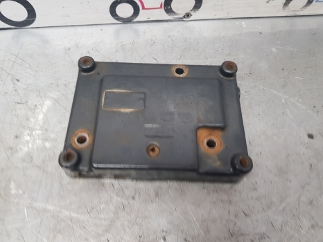 New Holland T5, T6 5.95, T5.105, T5.115 Spool Valve Top End Plate 5192188 - صمام هيدروليكي - جرار: صور 3 New Holland T5, T6 5.95, T5.105, T5.115 Spool Valve Top End Plate 5192188 - صمام هيدروليكي - جرار: صور 3