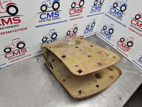 New Holland T6, T7, Tsa, T6000 Ser, T7000, Passenger Seat Frame 84250410 - مقاعد السيارات: صور 2 New Holland T6, T7, Tsa, T6000 Ser, T7000, Passenger Seat Frame 84250410 - مقاعد السيارات: صور 2