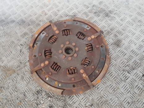 New Holland T6050 Damper And Disc 87527557 , 47699912 , 47133829 - القابض و قطع الغيار - جرار: صور 1 New Holland T6050 Damper And Disc 87527557 , 47699912 , 47133829 - القابض و قطع الغيار - جرار: صور 1