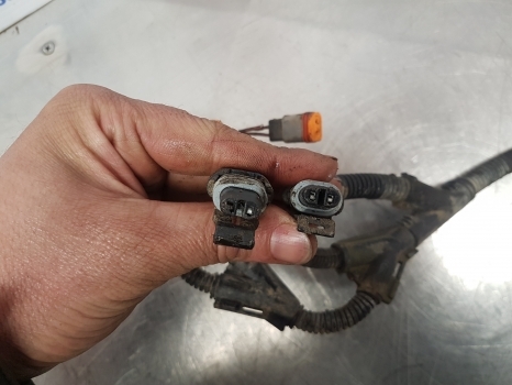 New Holland T7.200, T6.140, T6.150, T6030 Front Suspension Wiring Loom 87631728 - الكابلات / الأسلاك - جرار: صور 3 New Holland T7.200, T6.140, T6.150, T6030 Front Suspension Wiring Loom 87631728 - الكابلات / الأسلاك - جرار: صور 3