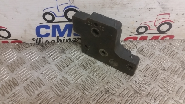 New Holland T7, Tm, T7000, Tm7000 Series Tm120 Control Valve Plate 5190710 - صمام هيدروليكي - جرار: صور 3 New Holland T7, Tm, T7000, Tm7000 Series Tm120 Control Valve Plate 5190710 - صمام هيدروليكي - جرار: صور 3