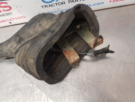 New Holland Tm, Ts, Ford 40, Case Mxm Series Tm140 Handbrake Assy 82006245 - أجزاء الفرامل: صور 2 New Holland Tm, Ts, Ford 40, Case Mxm Series Tm140 Handbrake Assy 82006245 - أجزاء الفرامل: صور 2