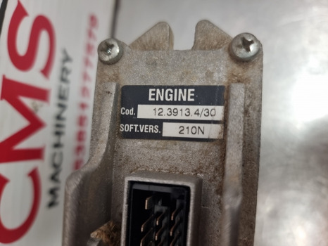 Same Dorado 85, Deutz, Lamborghini Ecu Control Unit 0.012.3913.4/70 - كتلة التحكم: صور 4 Same Dorado 85, Deutz, Lamborghini Ecu Control Unit 0.012.3913.4/70 - كتلة التحكم: صور 4