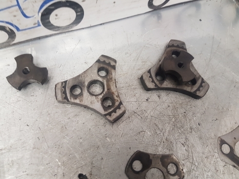 Same Silver 100.6, 105, Antares 110 Rear Axle Lock Plate Flange 0.008.5860.0/10 - المحور الخلفي - جرار: صور 3 Same Silver 100.6, 105, Antares 110 Rear Axle Lock Plate Flange 0.008.5860.0/10 - المحور الخلفي - جرار: صور 3