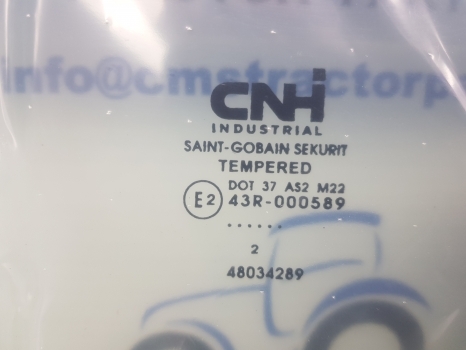 T5, T4 Series, T5.105, T5.95 Cab Rear Window Original Cnh 48034289 - نافذة و قطع الغيار: صور 4 T5, T4 Series, T5.105, T5.95 Cab Rear Window Original Cnh 48034289 - نافذة و قطع الغيار: صور 4