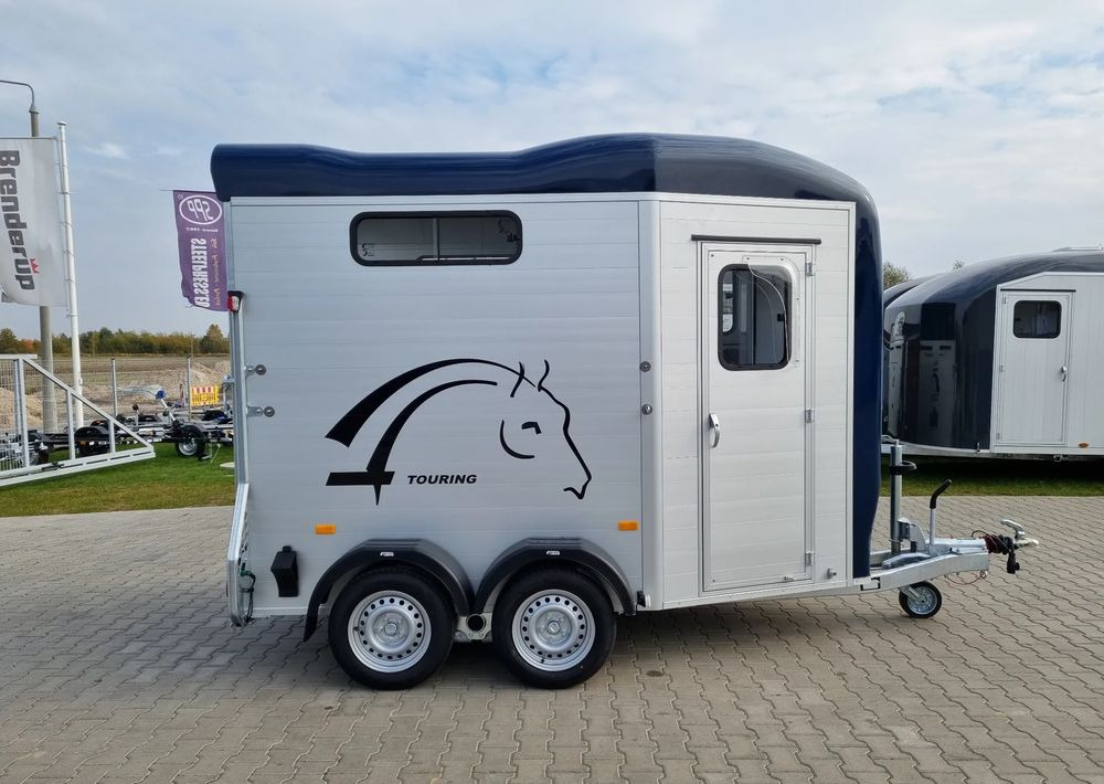 CHEVAL LIBERTÉ Touring Country + siodlarnia | przyczepa dla dwóch koni z rampą z przodu | 2000 kg DMC - عربة نقل خيل: صور 4 CHEVAL LIBERTÉ Touring Country + siodlarnia | przyczepa dla dwóch koni z rampą z przodu | 2000 kg DMC - عربة نقل خيل: صور 4
